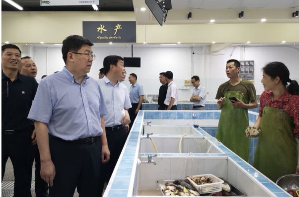市委書記任澤鋒率隊赴屯溪區(qū)調研中心城區(qū)菜市場改造、食品安全工作