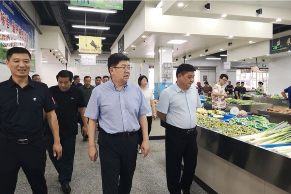 市委書記任澤鋒率隊赴屯溪區(qū)調研中心城區(qū)菜市場改造、食品安全工作