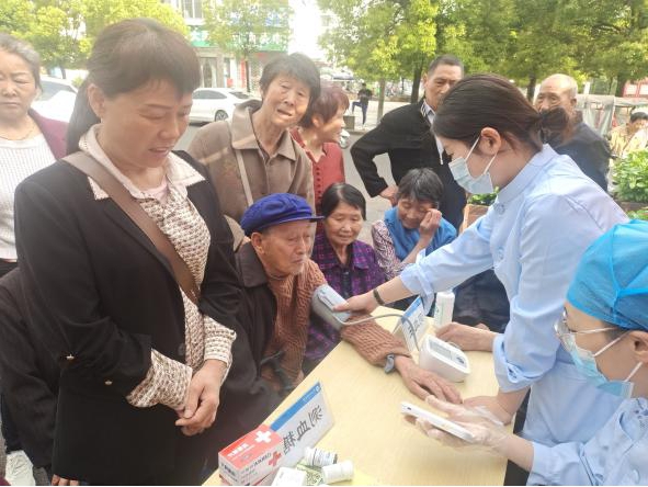 百姓健康系我心，黨員服務(wù)進(jìn)社區(qū)