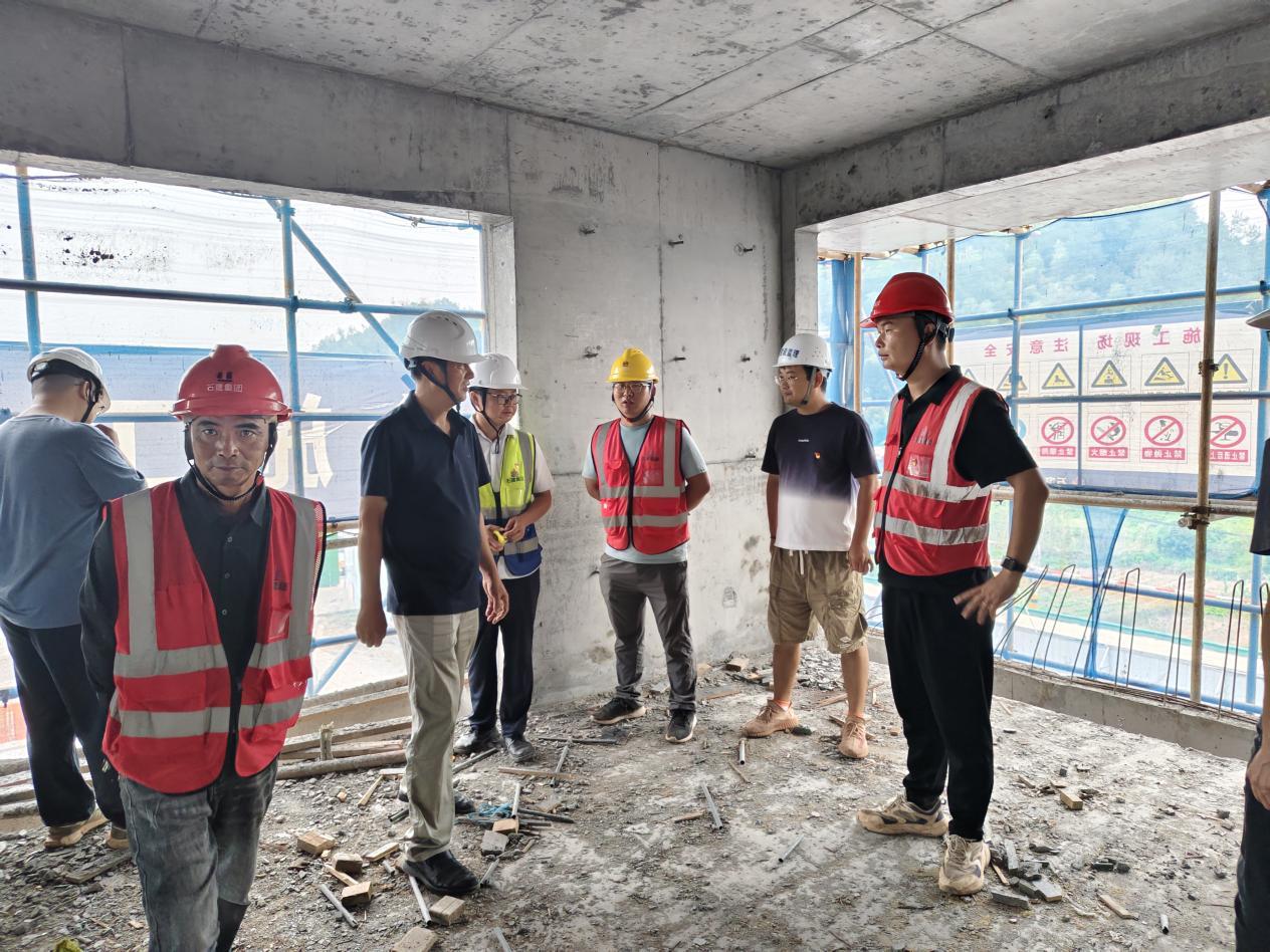 平安迎國慶，我們?cè)谛袆?dòng)