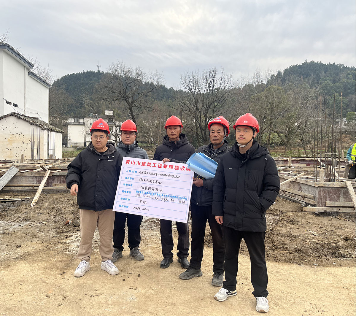 黨建引領(lǐng)進(jìn)工地，支部聯(lián)動(dòng)促發(fā)展